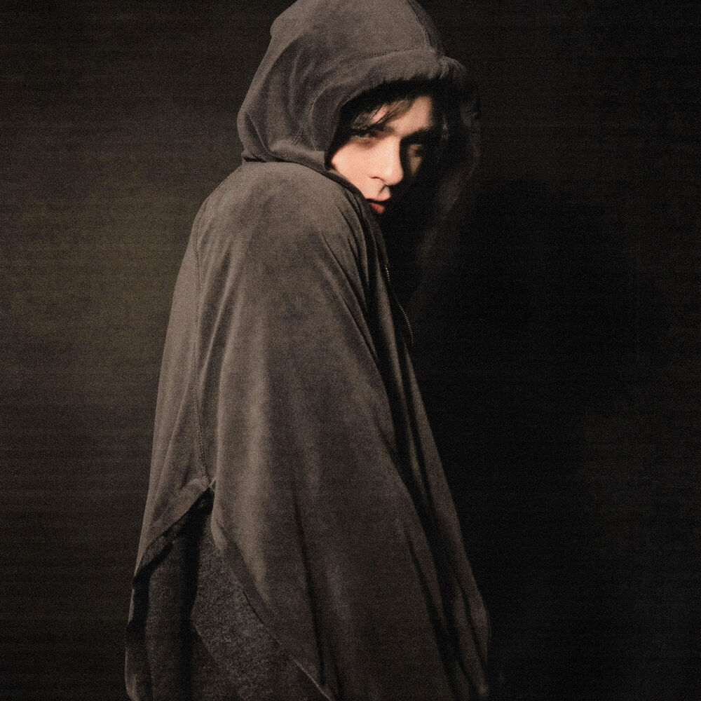 Akiaura — photo, article sur Deathwish en 432 Hz | 432hz-converter.com