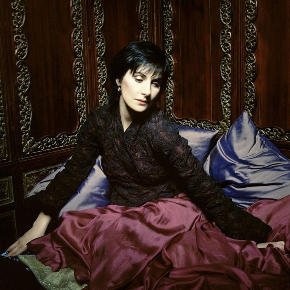 Enya — photo, article sur Caribbean Blue (Single Version) en 432 Hz | 432hz-converter.com
