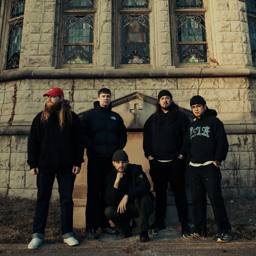 Knocked Loose — photo, article sur Hive Mind (feat. Denzel Curry) en 432 Hz | 432hz-converter.com