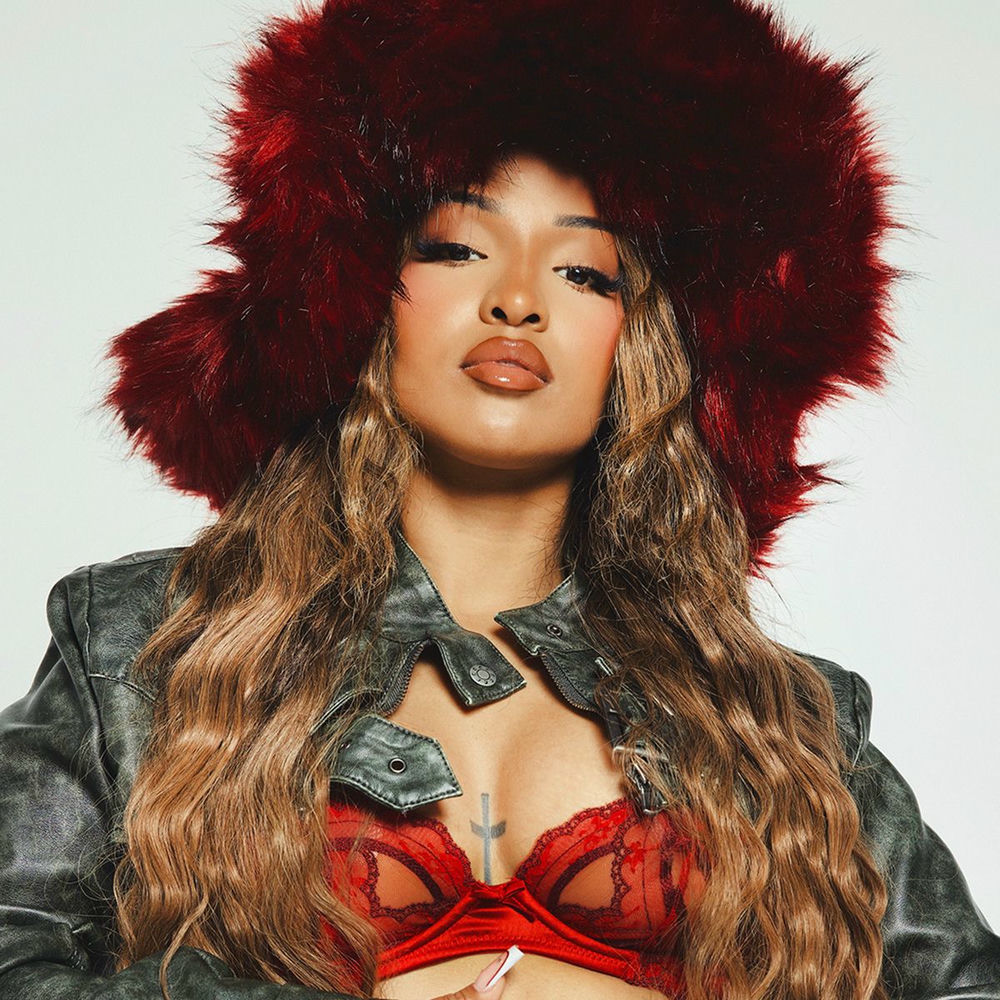 Shenseea — photo, article sur Talk To Me Nuh en 432 Hz | 432hz-converter.com