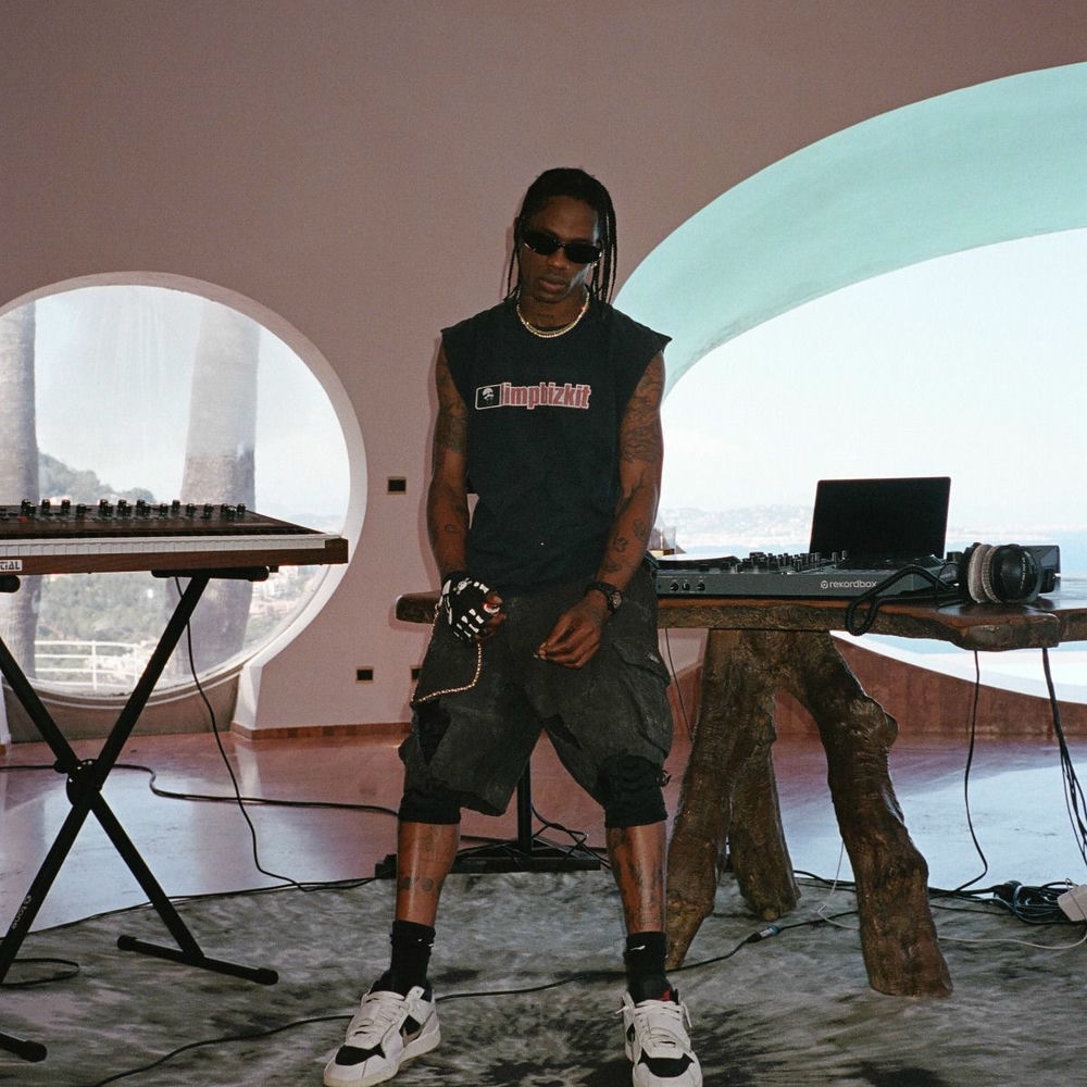 Travis Scott — photo, article sur Young Thug & M.I.A. FRANCHISE en 432 Hz | 432hz-converter.com